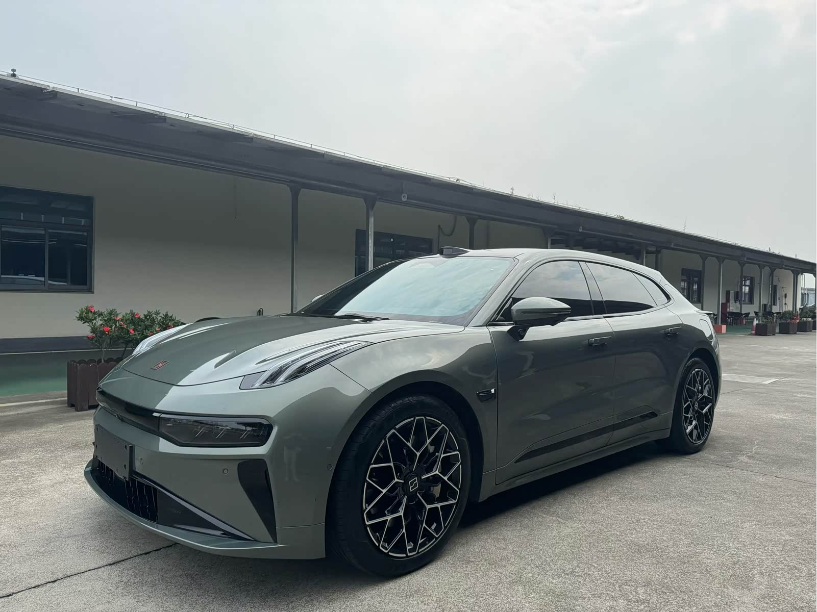 Zeekr 001