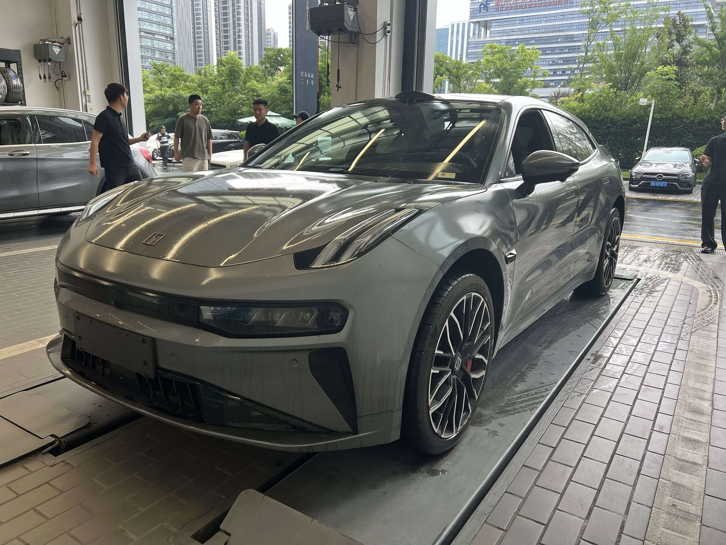 Zeekr 001