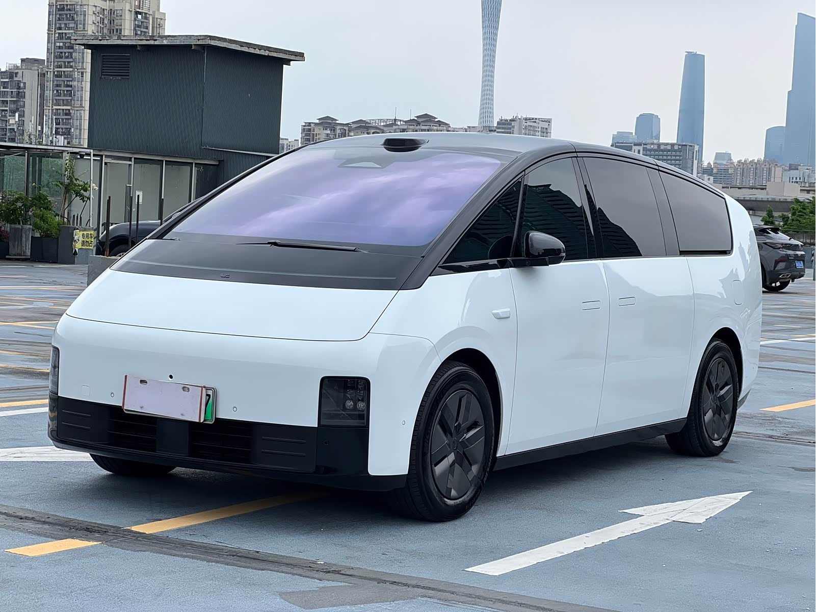 LiXiang MEGA