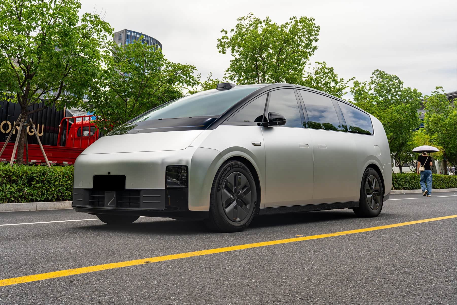LiXiang MEGA