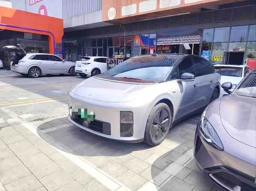 LiXiang i6