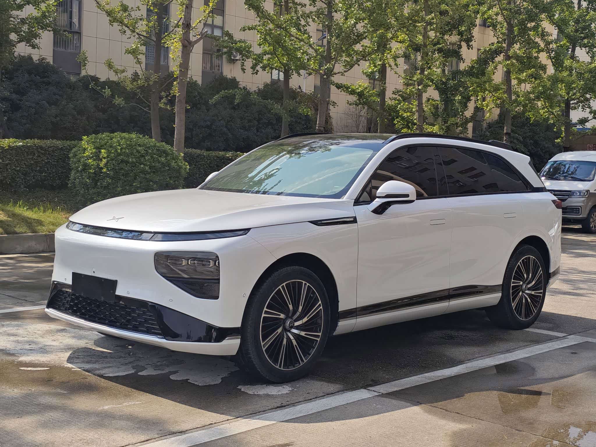 Xpeng G9