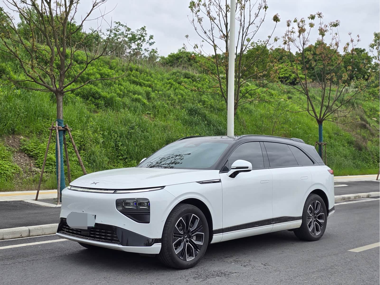 Xpeng G9