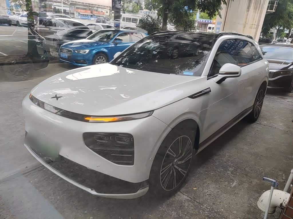 Xpeng G9
