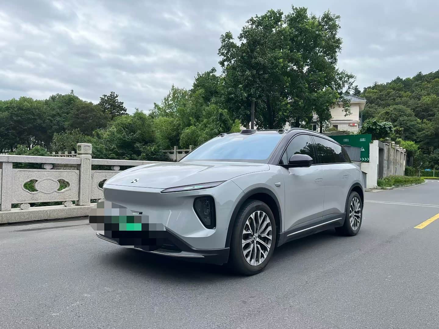 NIO ES6