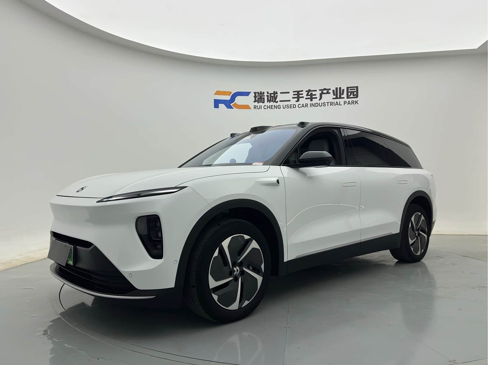 NIO ES8