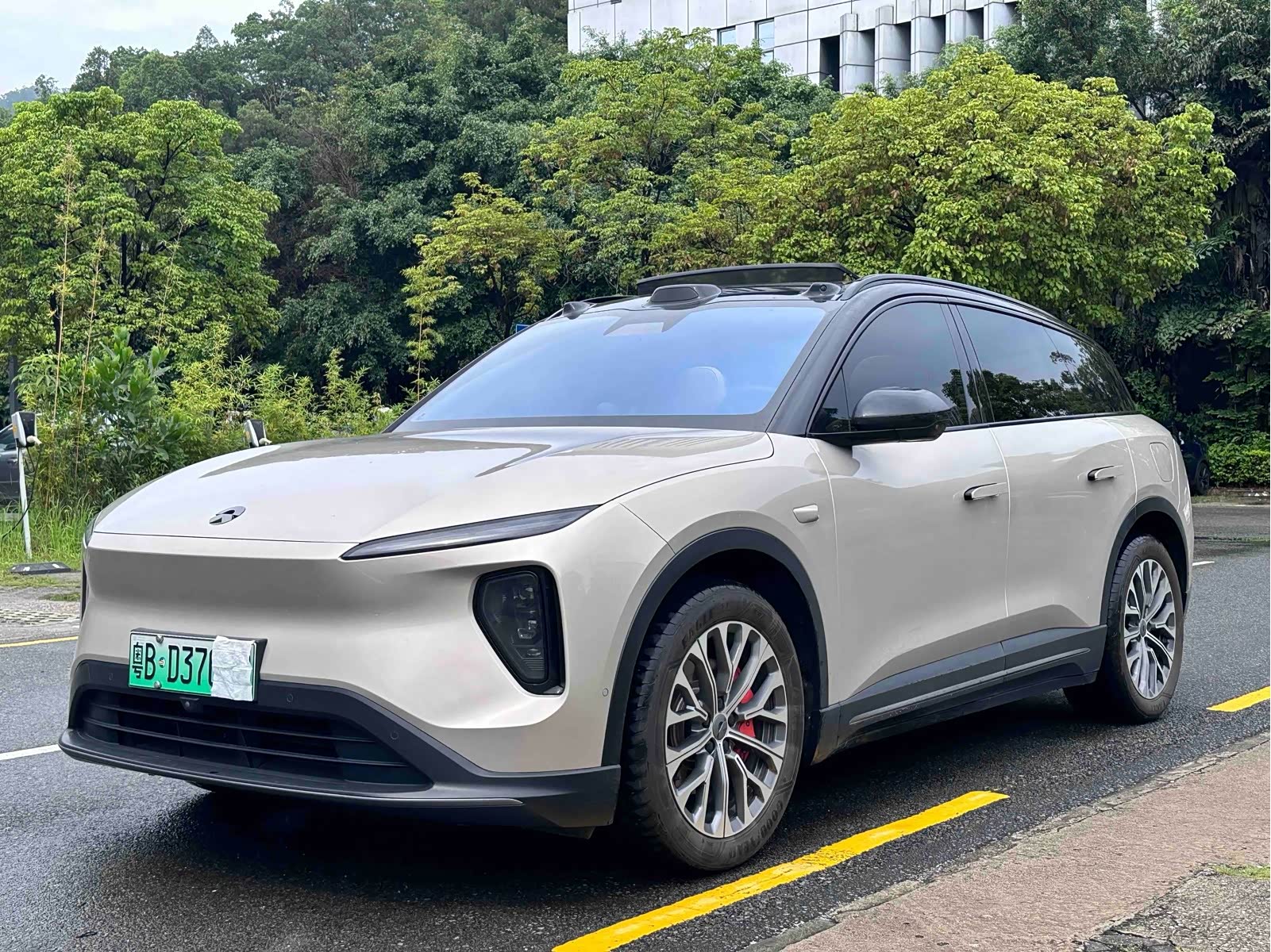 NIO ES6