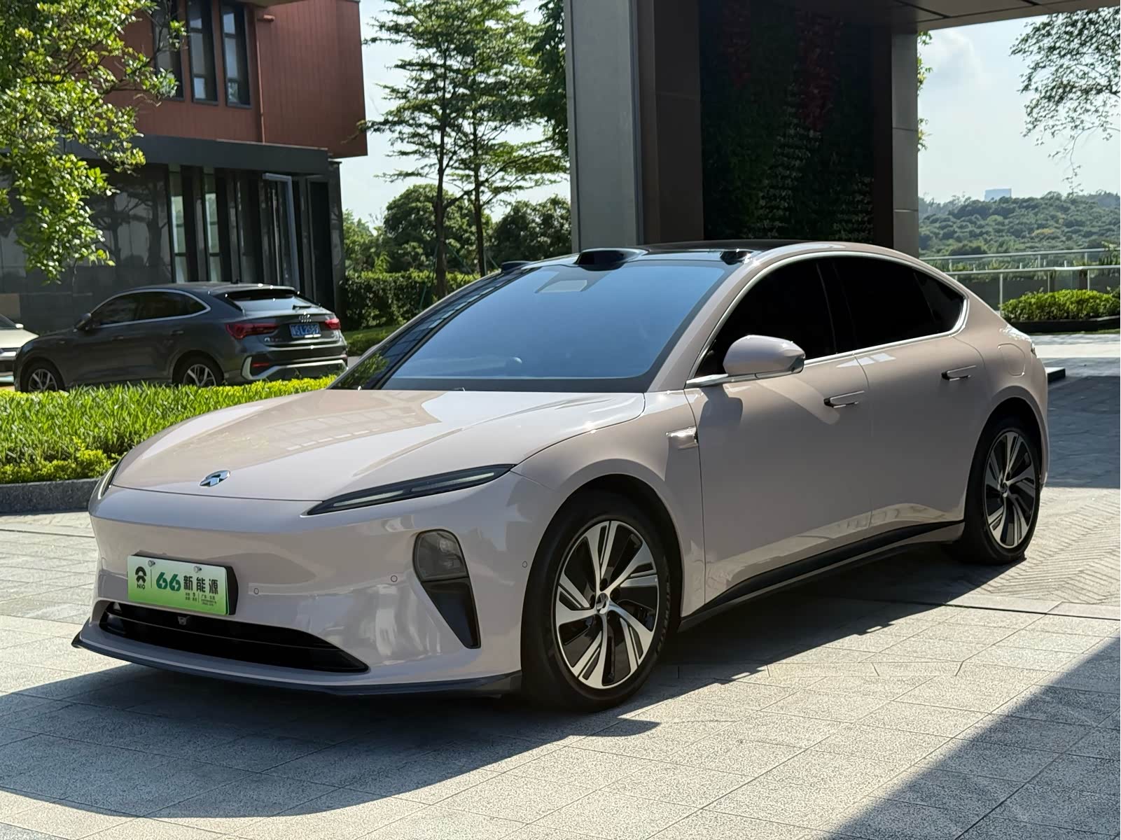 NIO ET5