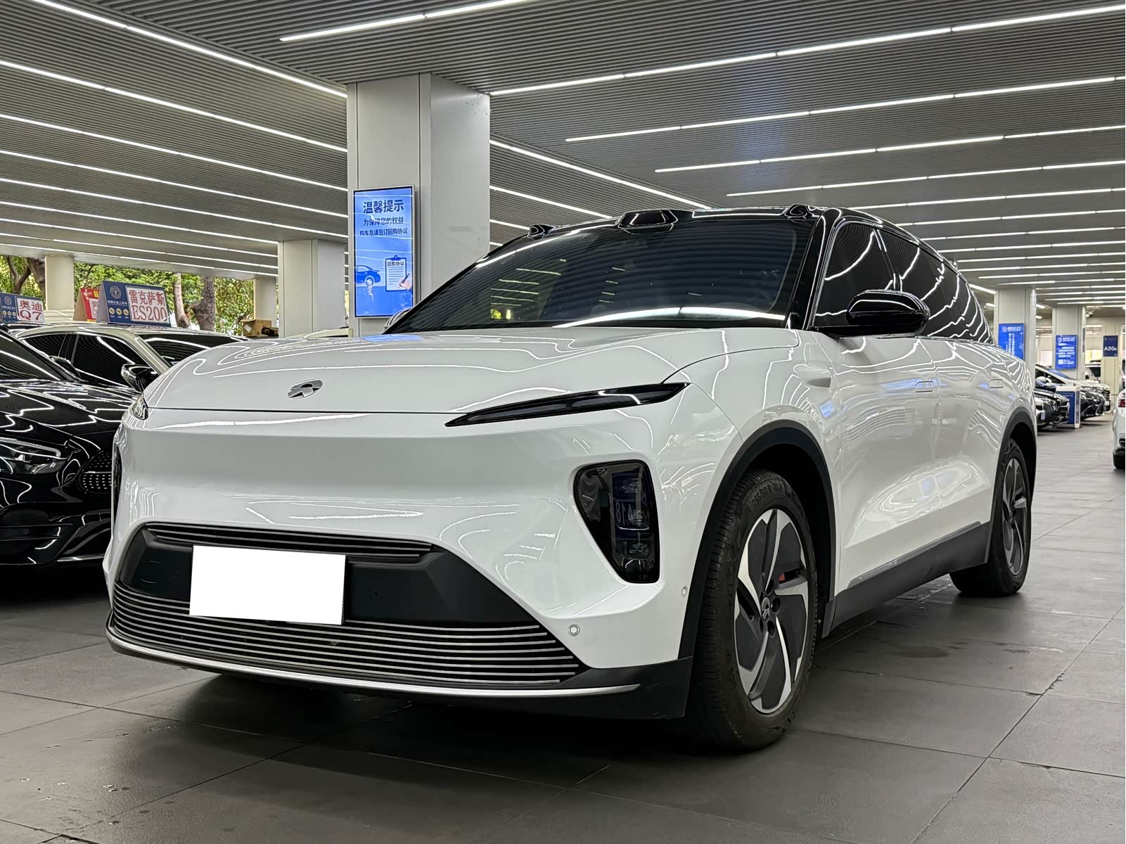 NIO ES8