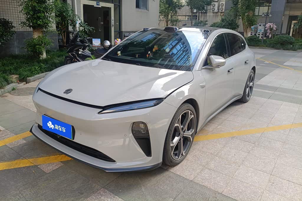 NIO ET5T