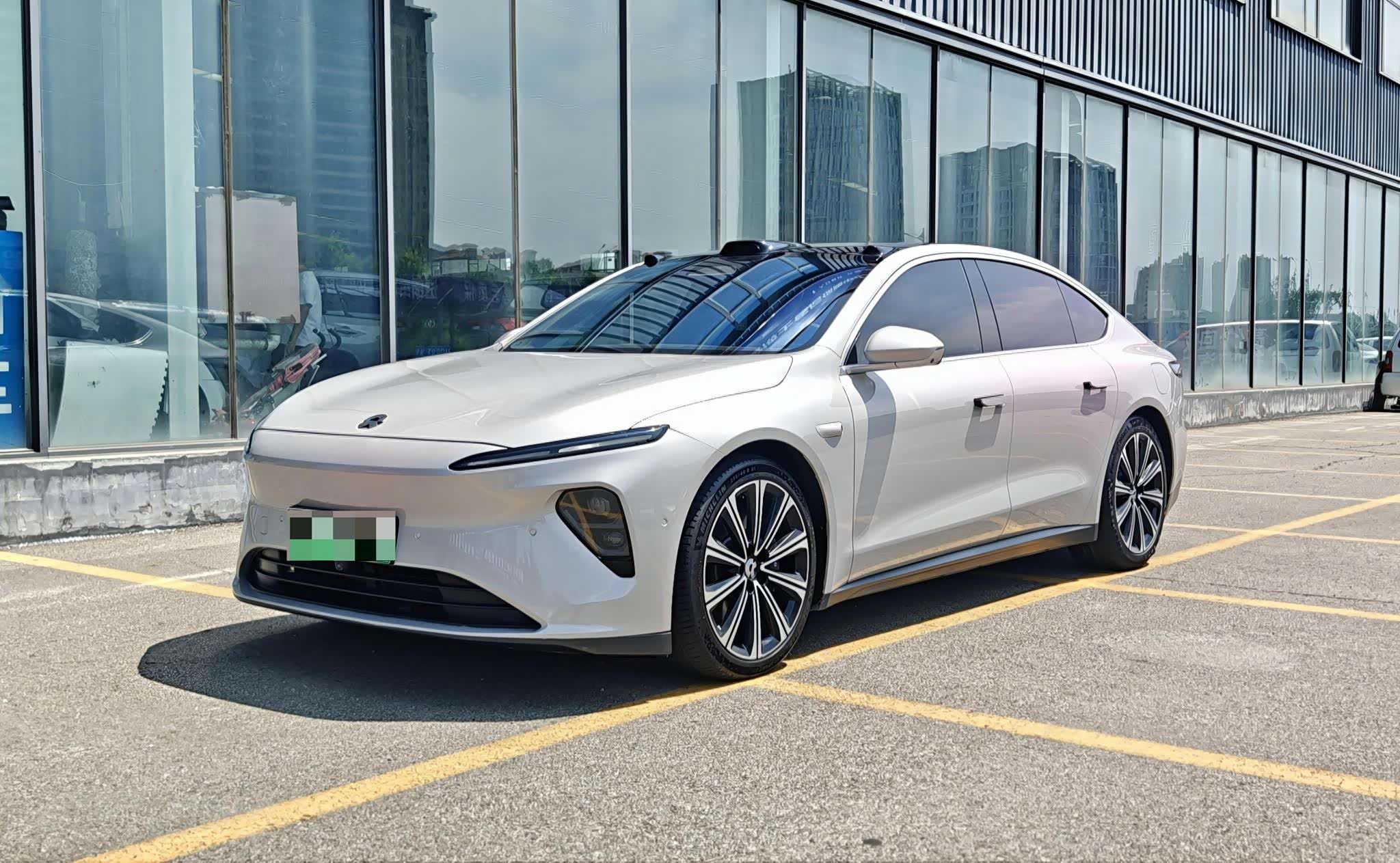 NIO ET7