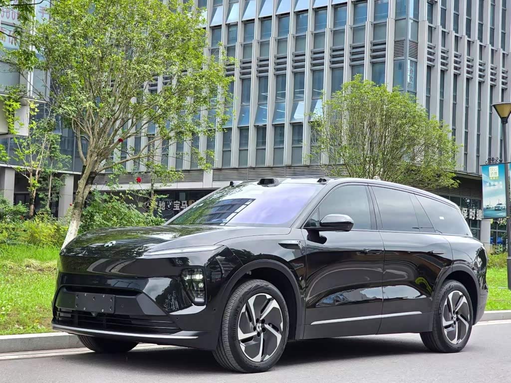 NIO ES8