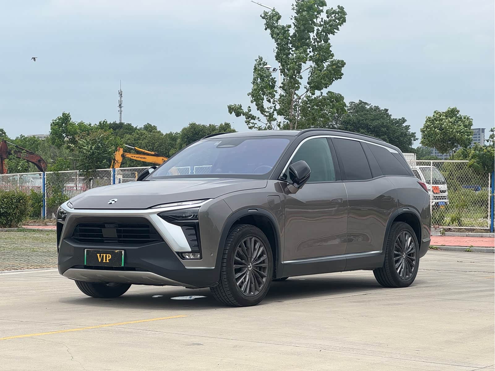 NIO ES8