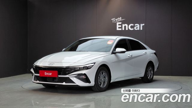 Hyundai AVANTE, Белый
