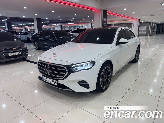 Mercedes-Benz E-Class, Белый