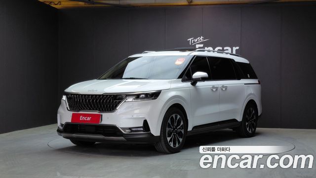 Kia Canival, Белый